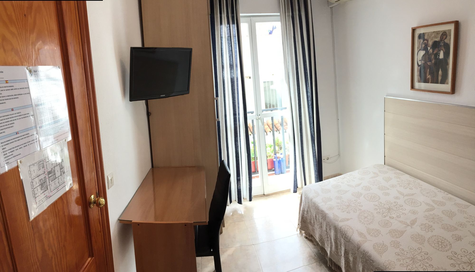 Фото Hostal La Pilarica