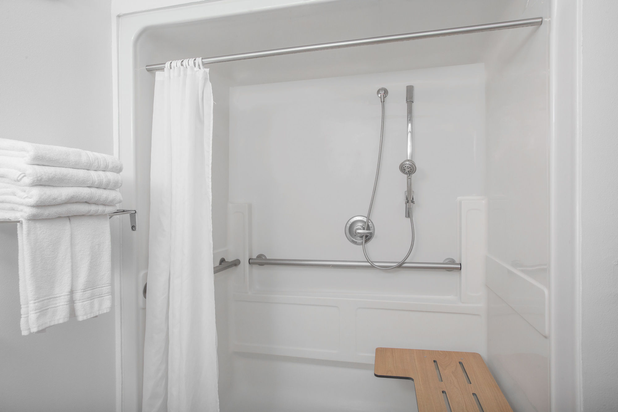 Фото Microtel Inn & Suites by Wyndham Meridian