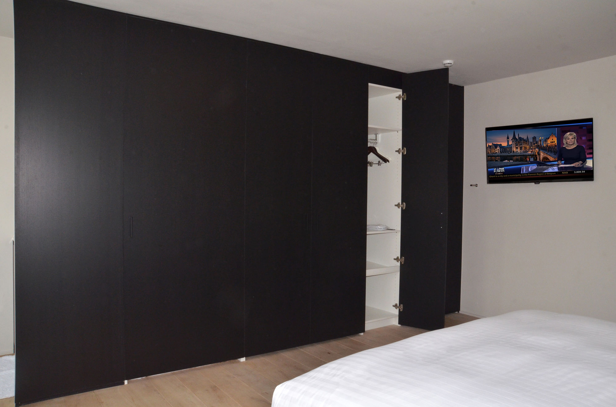 Фото The House of Edward