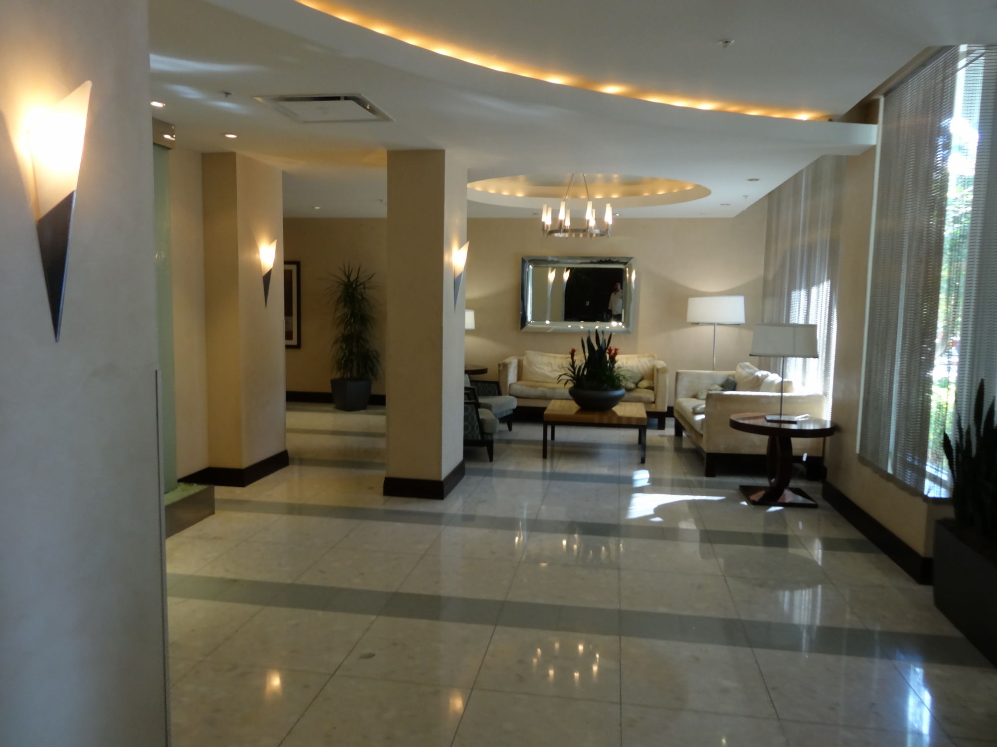 Фото Hollywood Condos