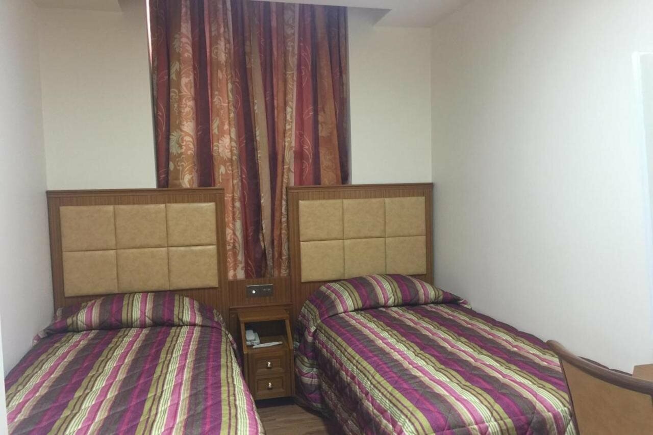 Фото White House Hotel London