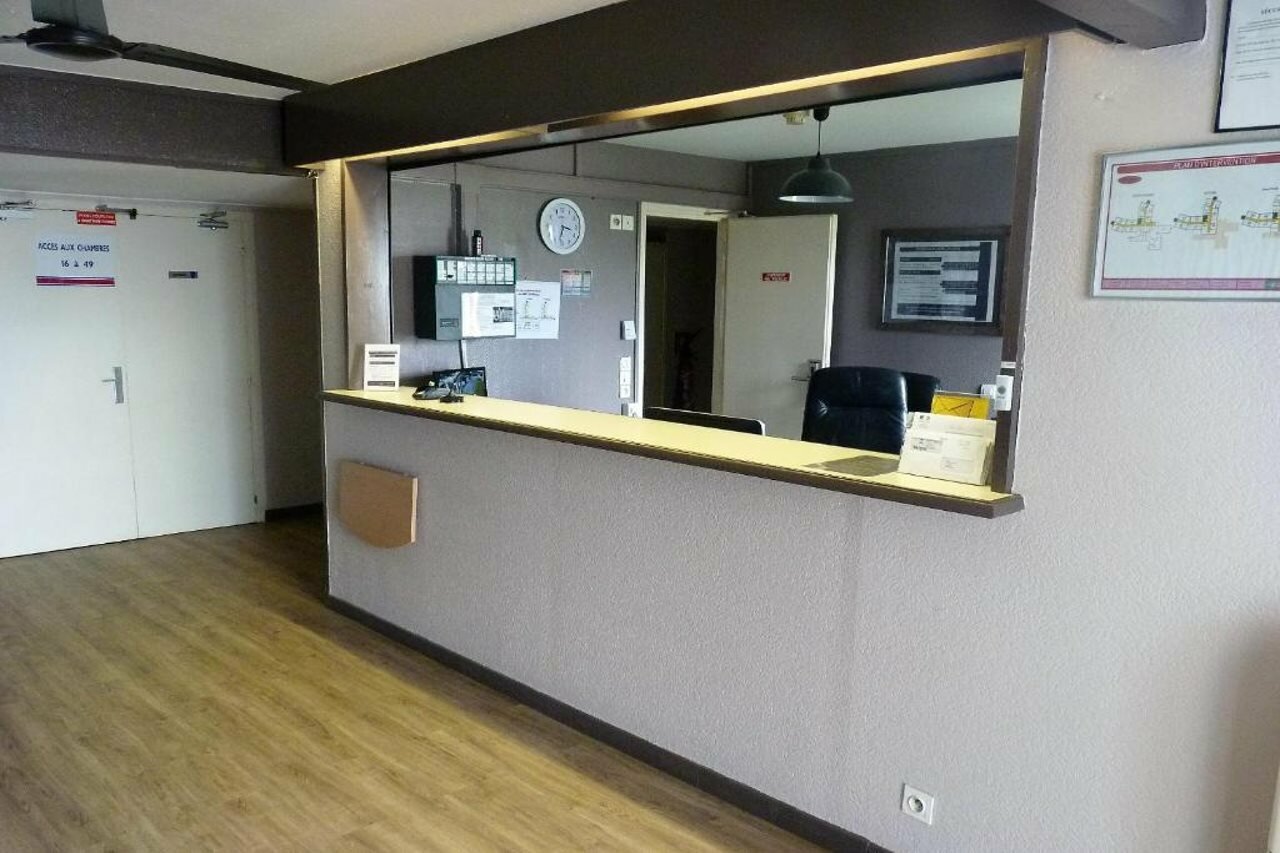 Фото Wood Inn Hôtel Aéroport Bordeaux-Mérignac