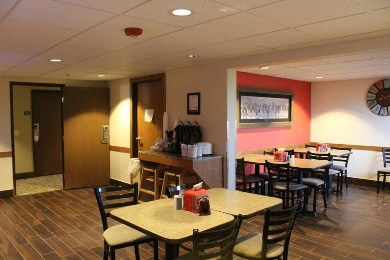 Фото Super 8 by Wyndham Kearney