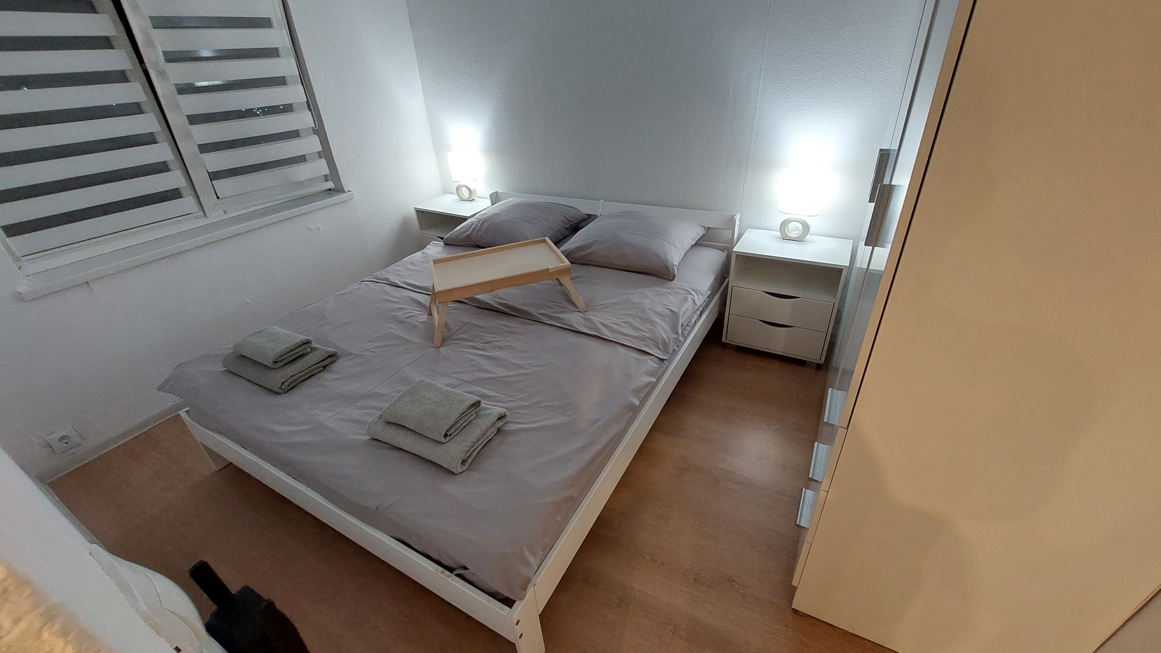 Фото 2-х Комнатный Дом С Зоной Отдыха + Комплимент для Гостей