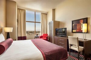 Гостиница The Strat Hotel, Casino & Tower