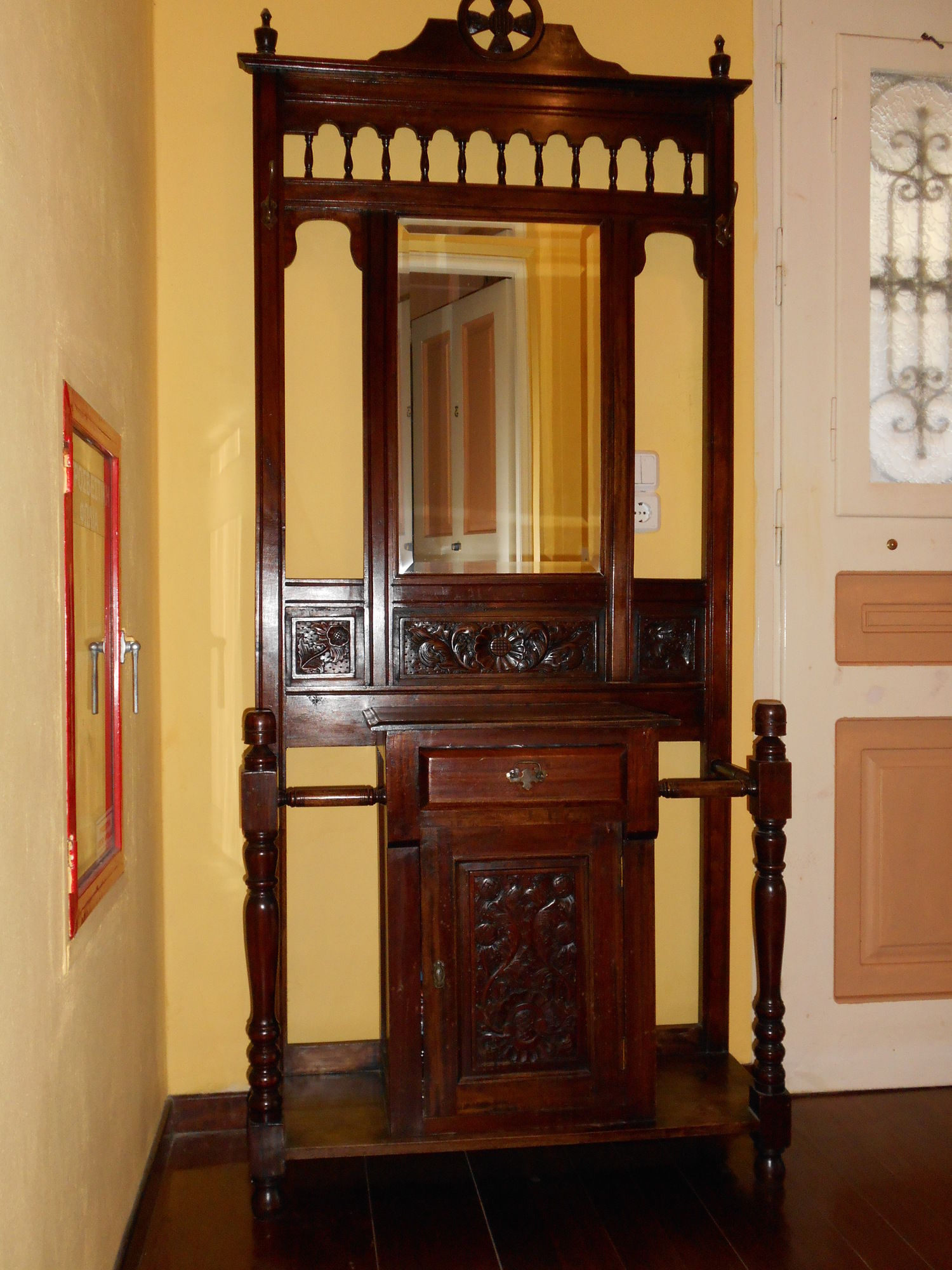 Фото Byron Hotel