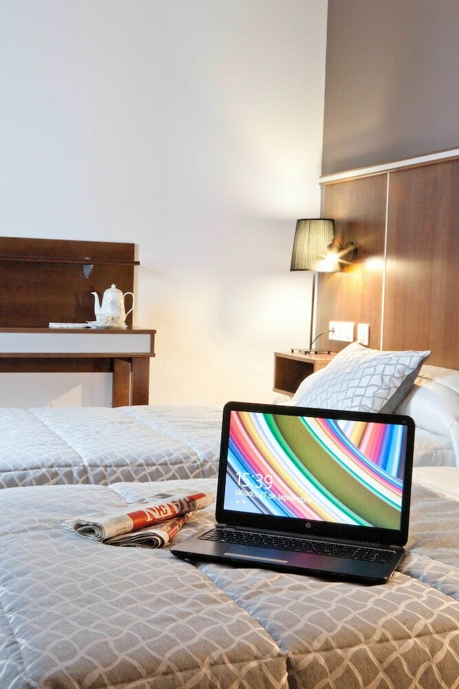 Фото Hotel Plaza Manjon