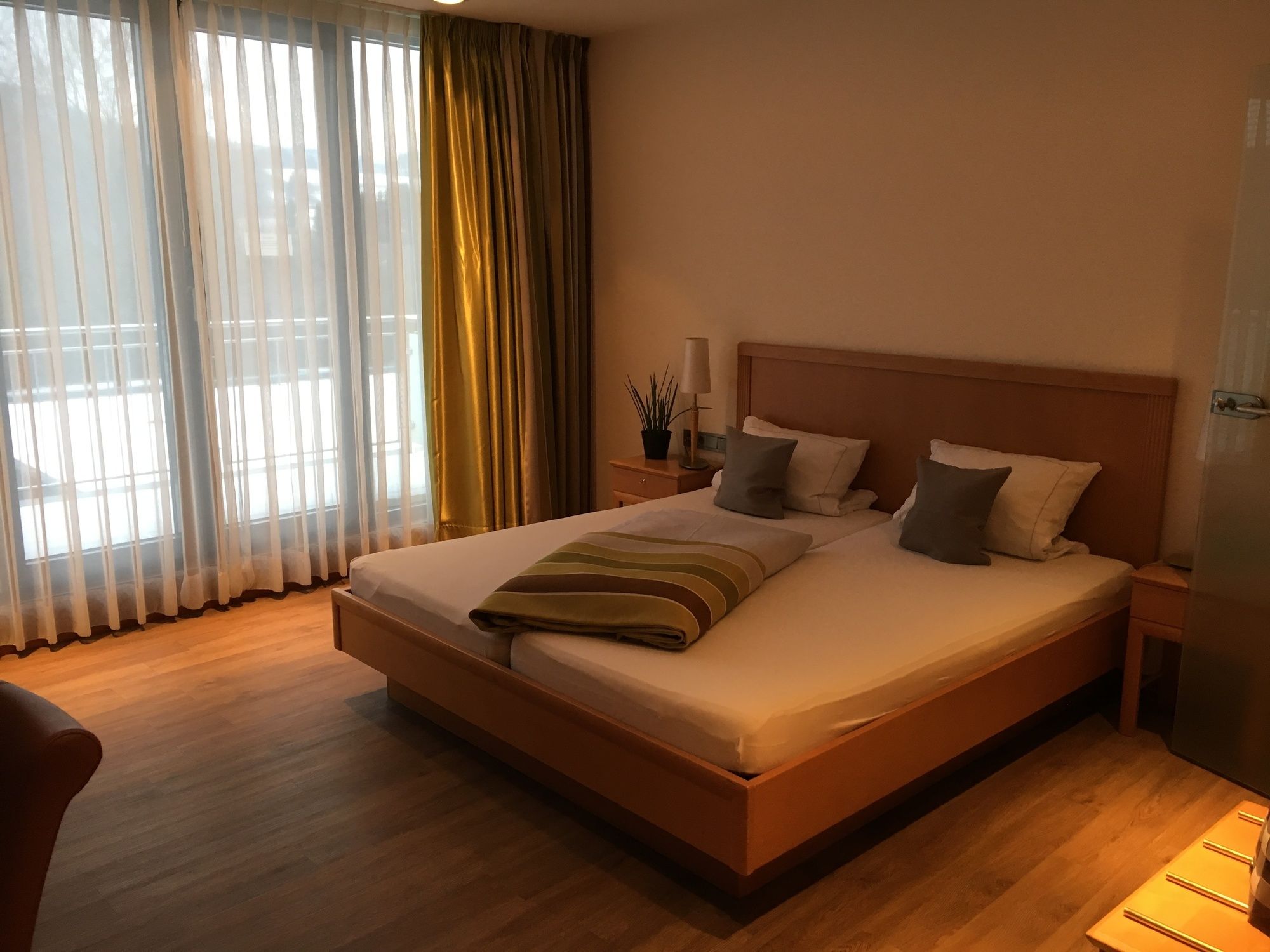 Фото Landidyll Hotel Gasthof zum Freden