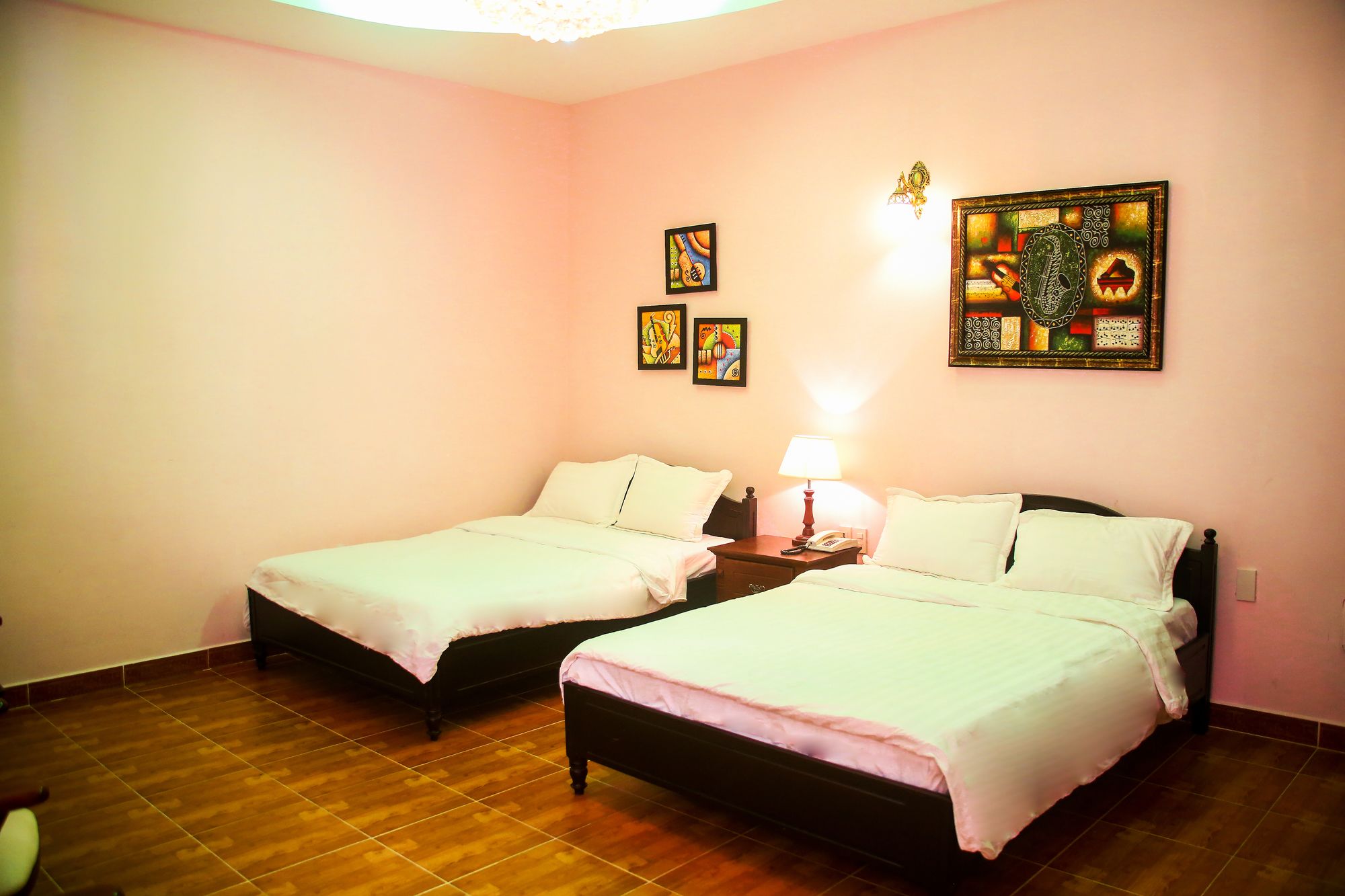 Фото Le Petit Paris Hotel Dalat