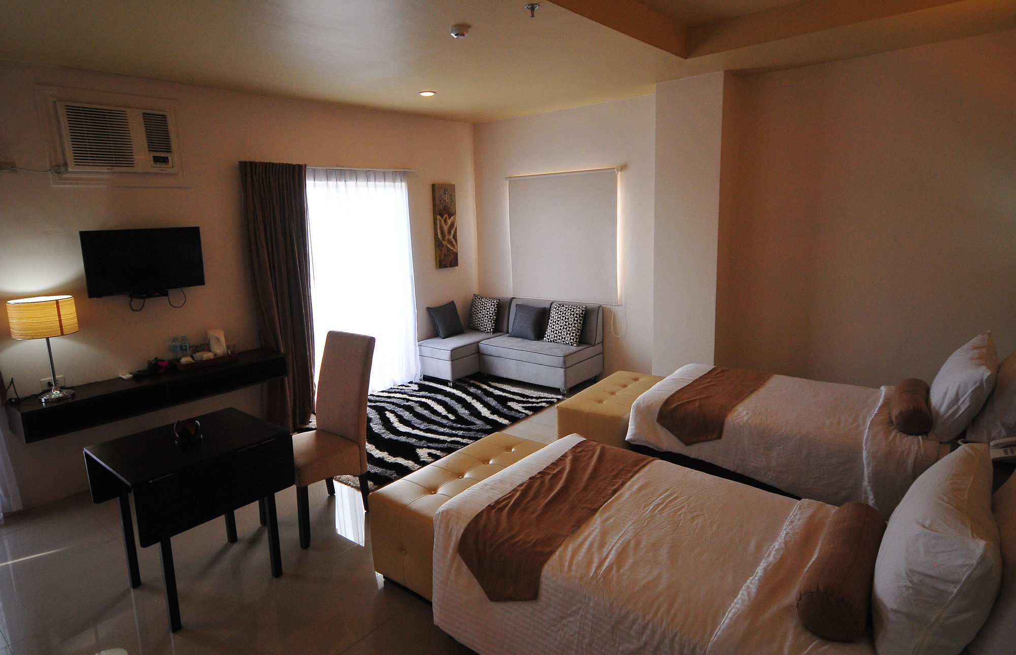 Фото Sierra Hotel