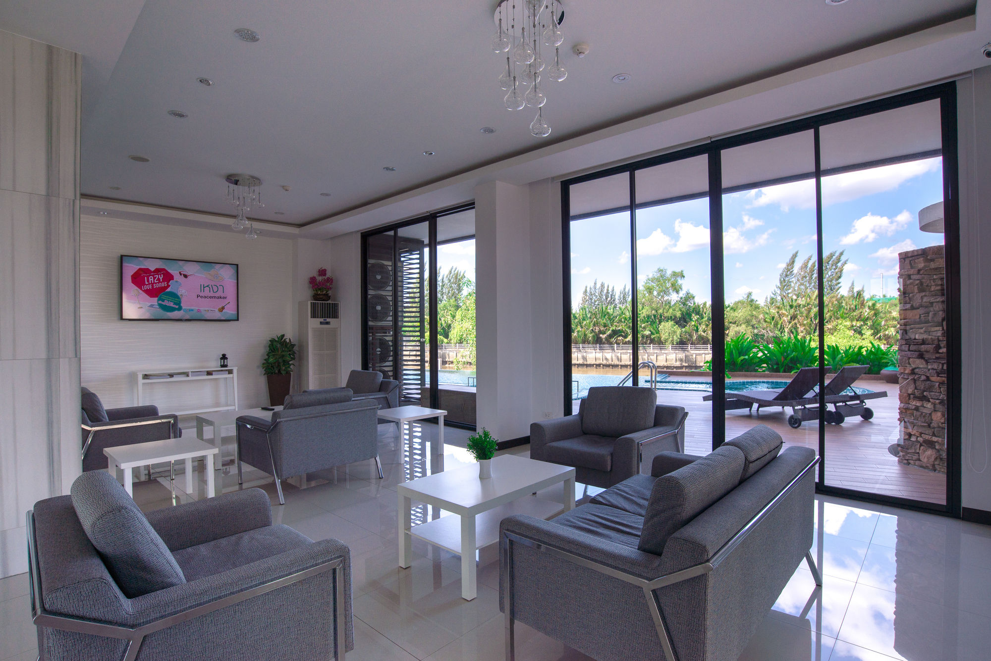 Фото Coco View Hotel