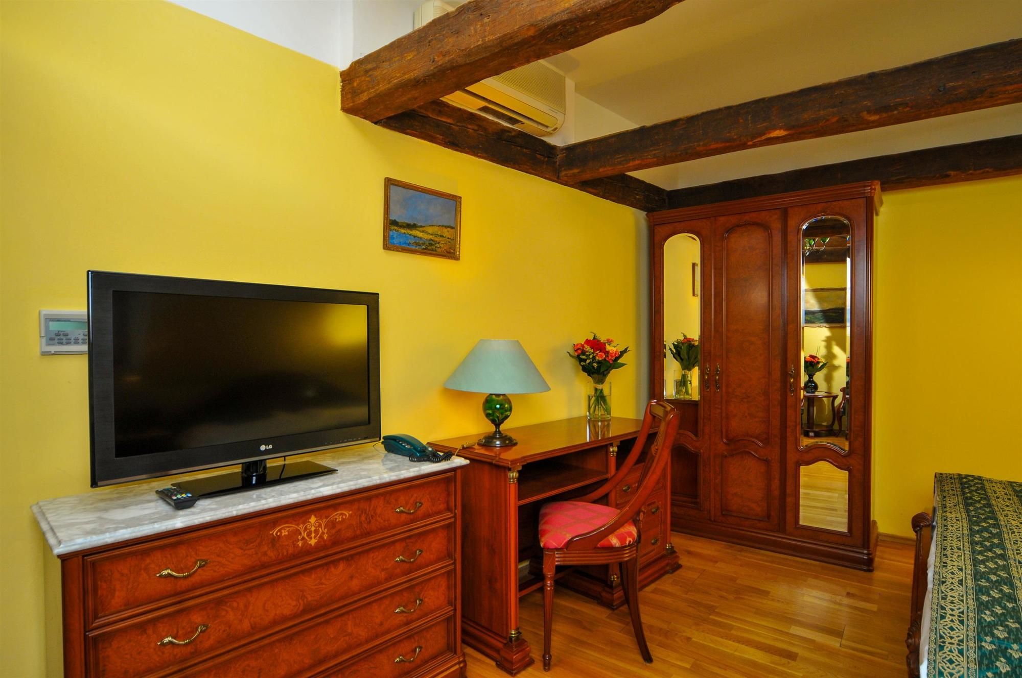 Фото Josephine Old Town Square Hotel - Czech Leading Hotels