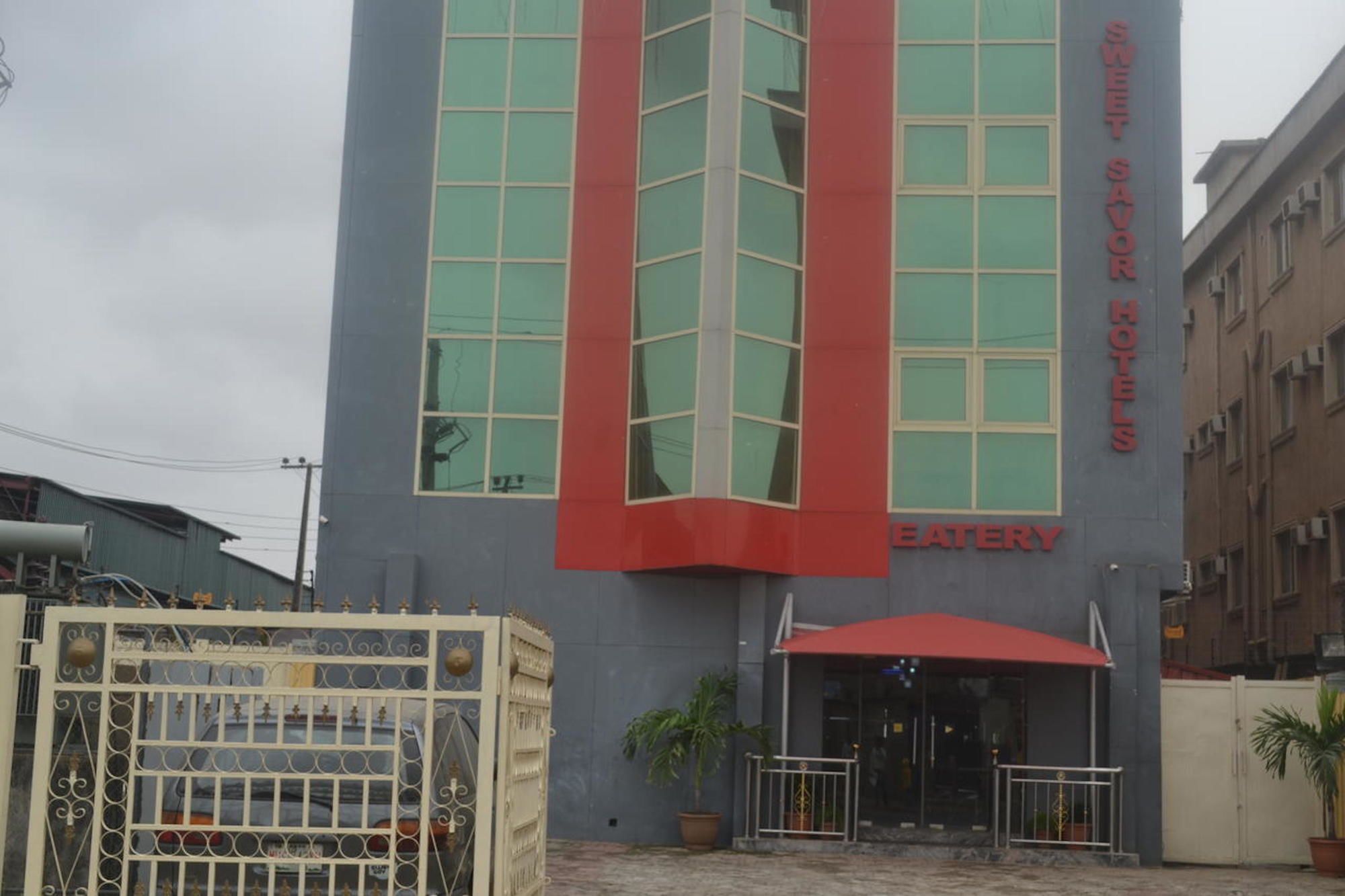 Фото Sweet Savor Hotels & Suites