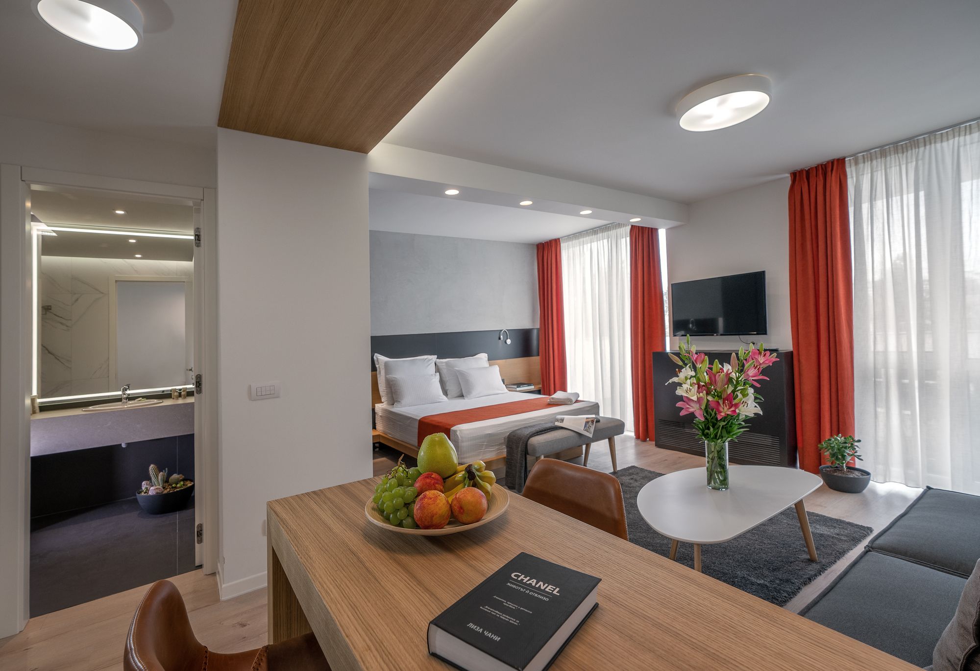 Фото Adella Boutique Hotel