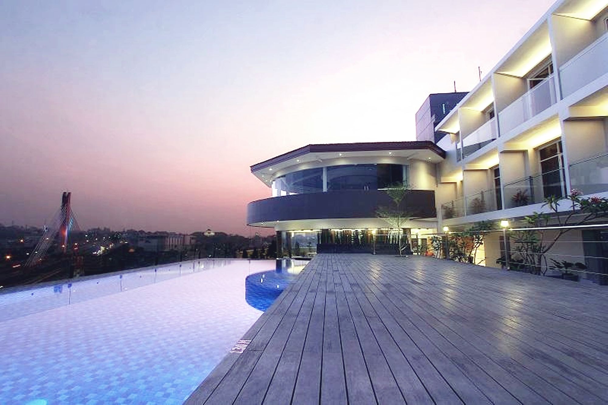 Фото Grandia Hotel