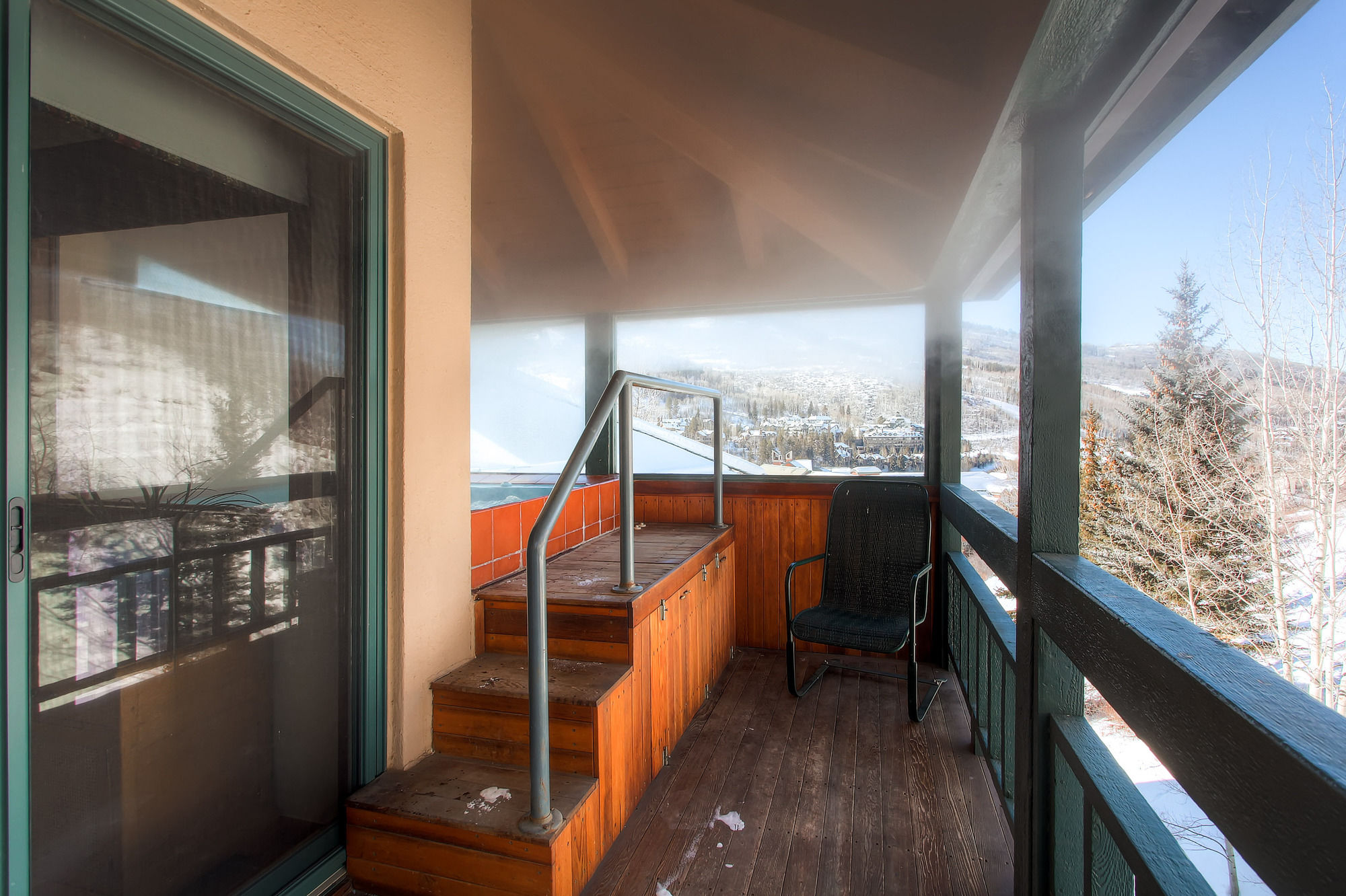 Фото Kiva Lodge by East West Hospitality