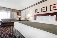 Фото Radisson Hotel Louisville North