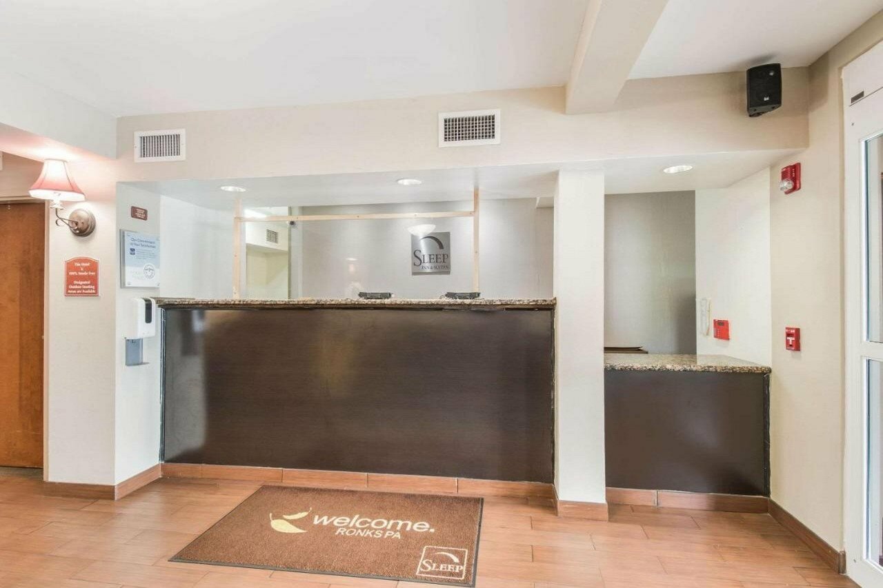 Фото Sleep Inn & Suites