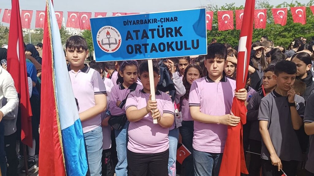 School Ataturk Middle School, Cinar, photo