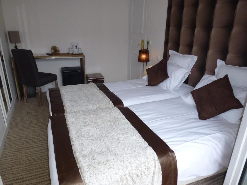 Фото Hotel B Square