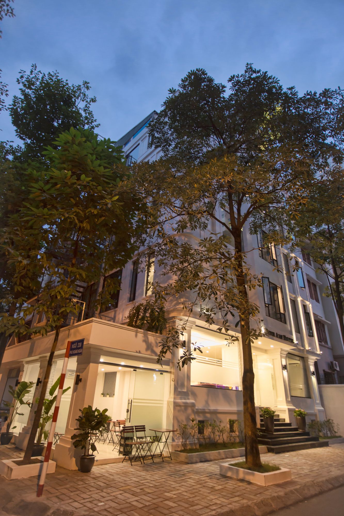 Фото Dinh Ami Hanoi Hotel