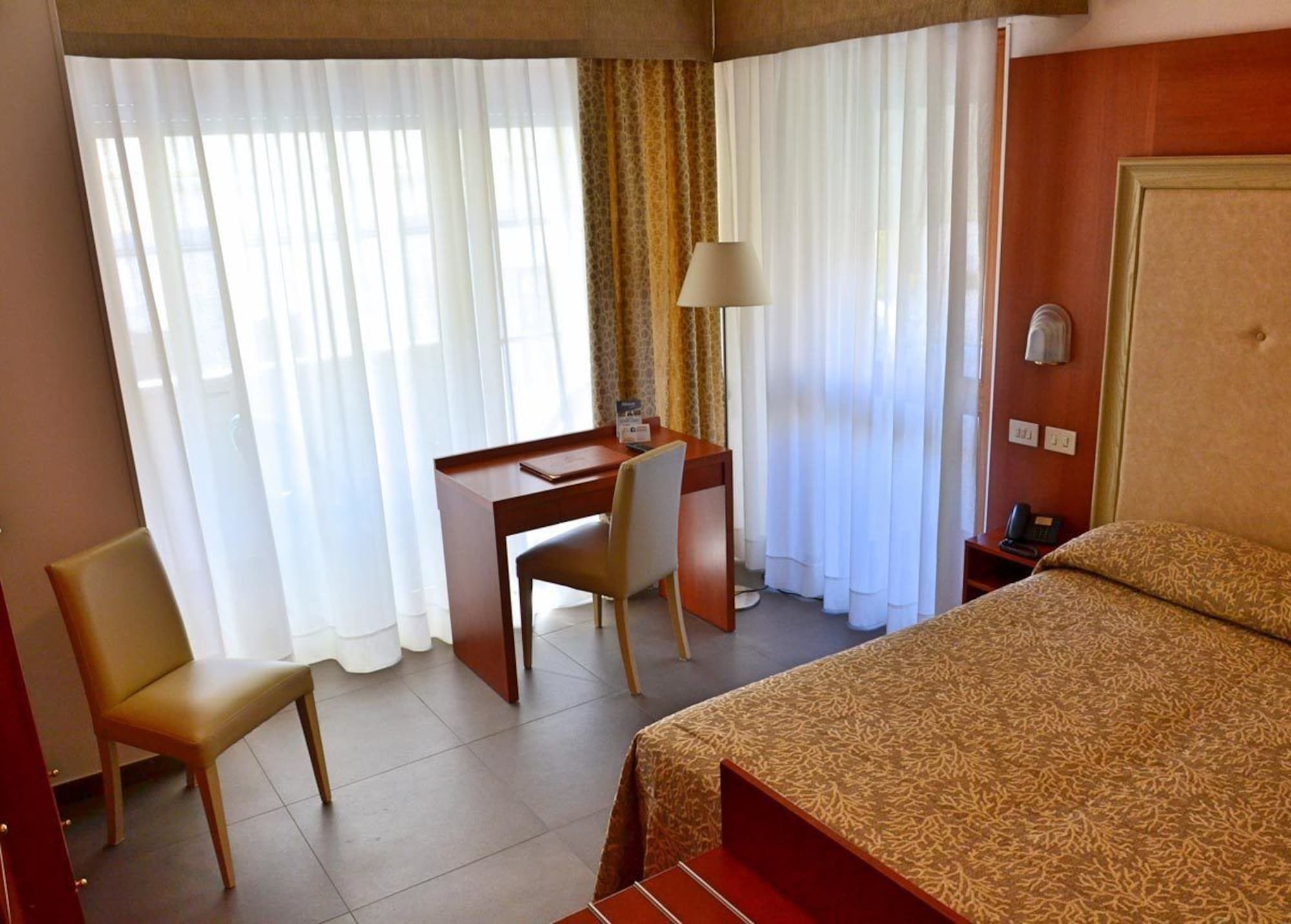 Фото Hotel Tiffany