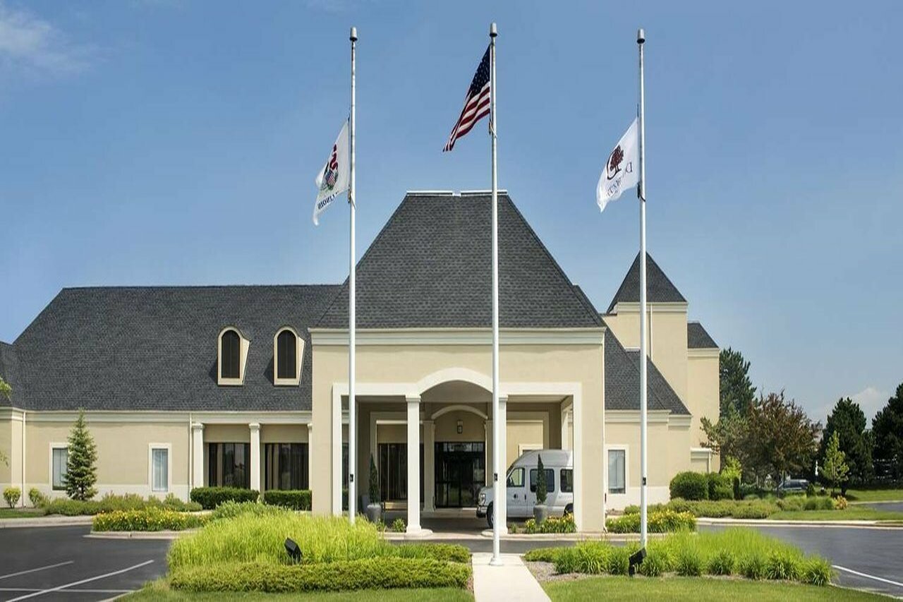 Фото DoubleTree by Hilton Chicago Wood Dale - Elk Grove
