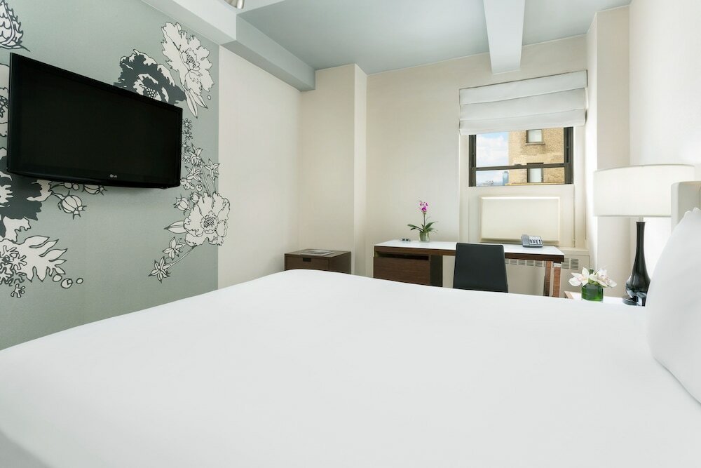 Фото Stewart Hotel