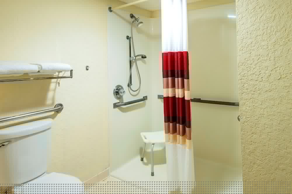 Фото Red Roof Inn Houston - Westchase