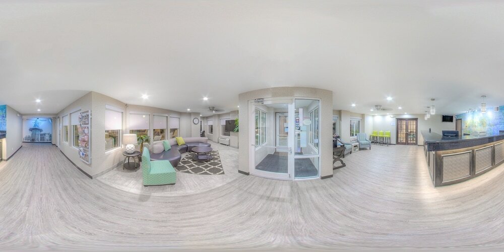 Фото Baymont by Wyndham Pella