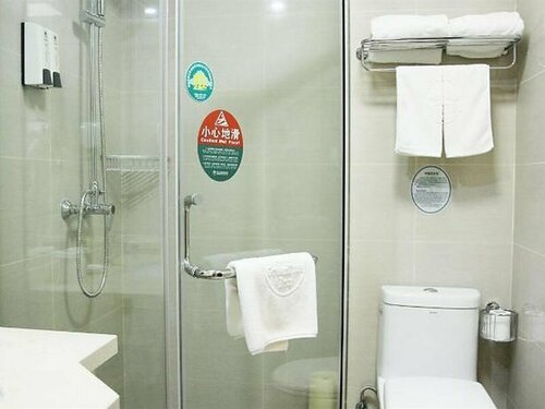 Гостиница GreenTree Inn Zhangjiakou Jinding Ci’er Mountain Road Business Hotel в Чжанцзякоу