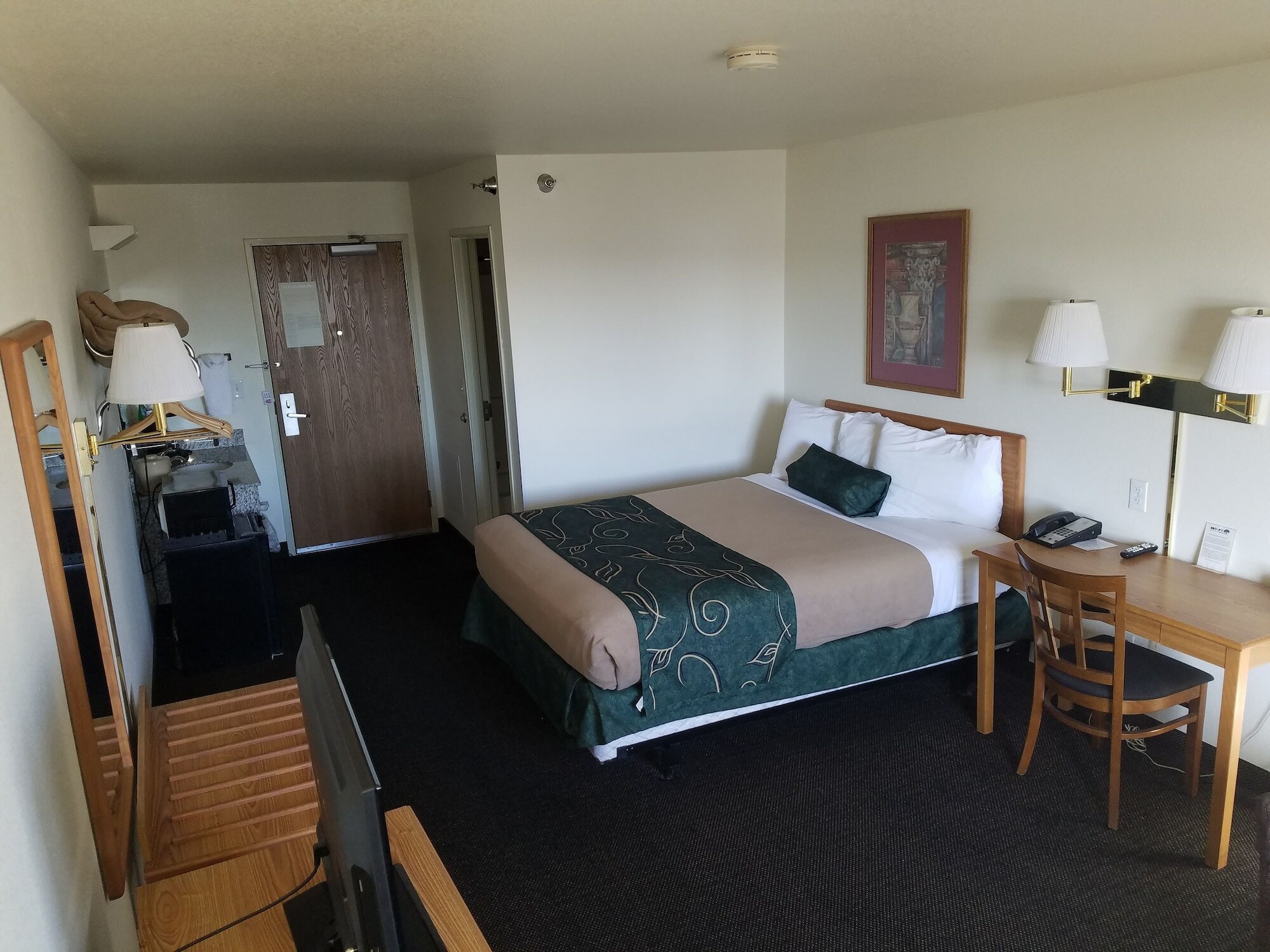 Фото Travelodge by Wyndham Cheyenne