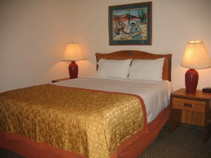 Фото Hawthorn Suites by Wyndham Albuquerque