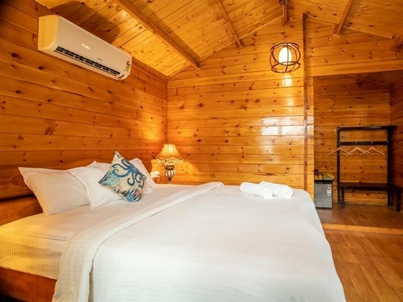 Фото Montego Bay Beach Village