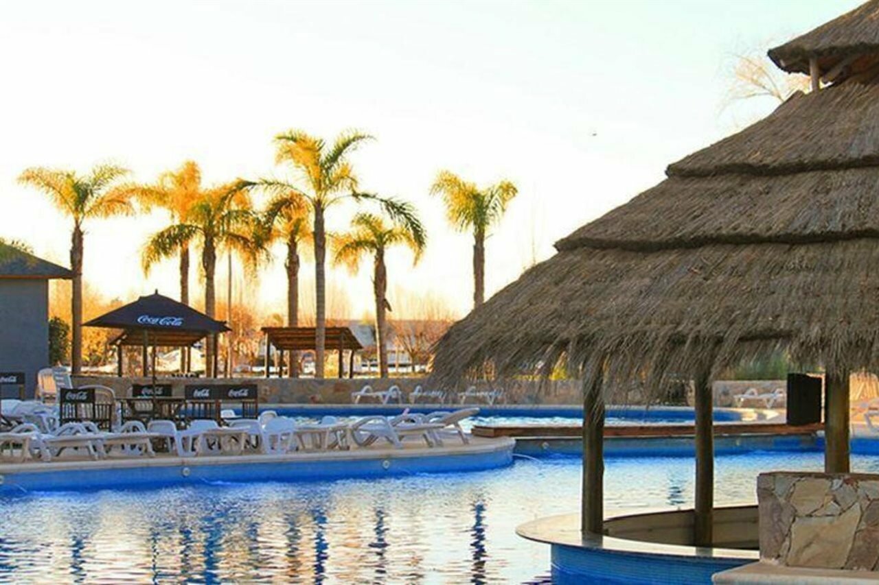 Фото Howard Johnson by Wyndham San Pedro Resort & Marina