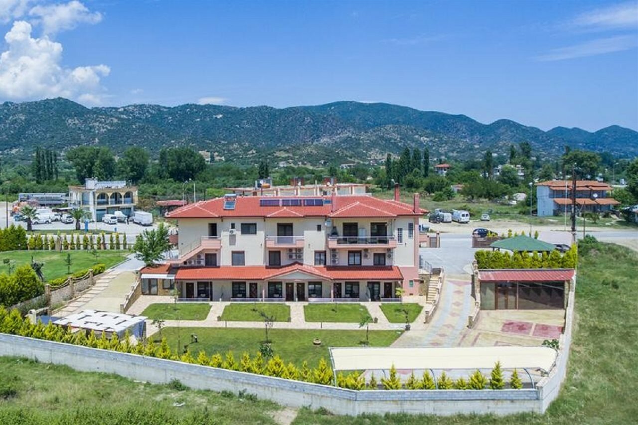 Фото отеля 1