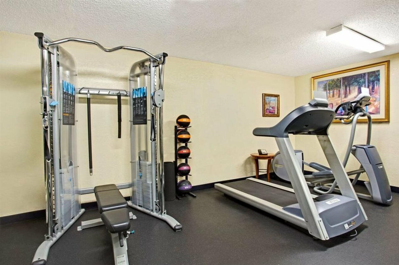 Фото Days Inn by Wyndham Orlando Airport Florida Mall