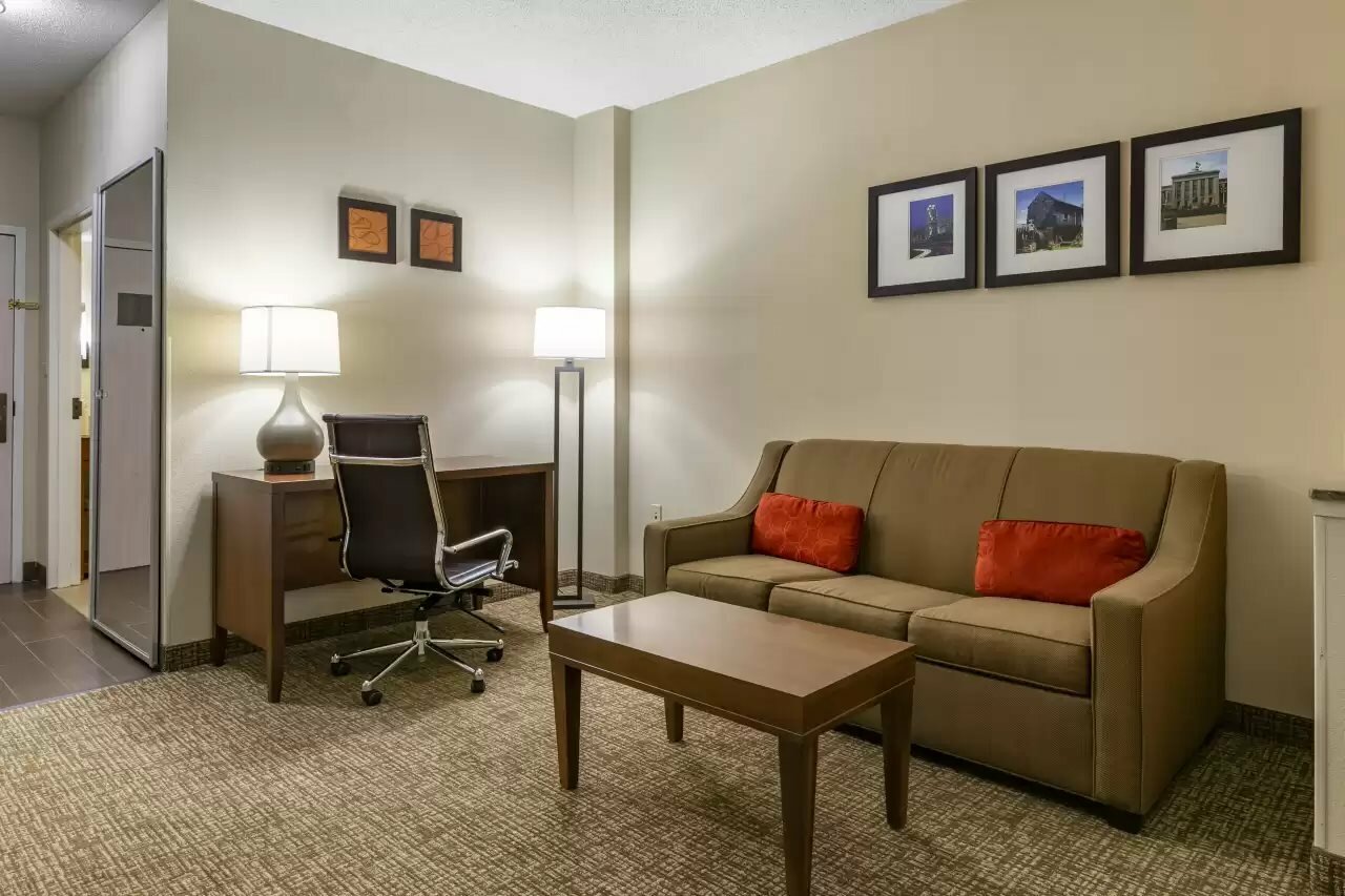 Фото Comfort Suites Raleigh Walnut Creek