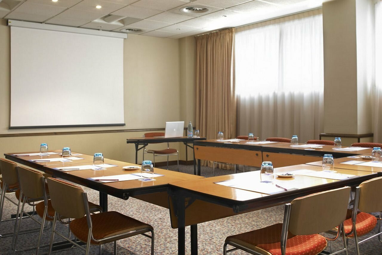 Фото Novotel Madrid Campo de las Naciones