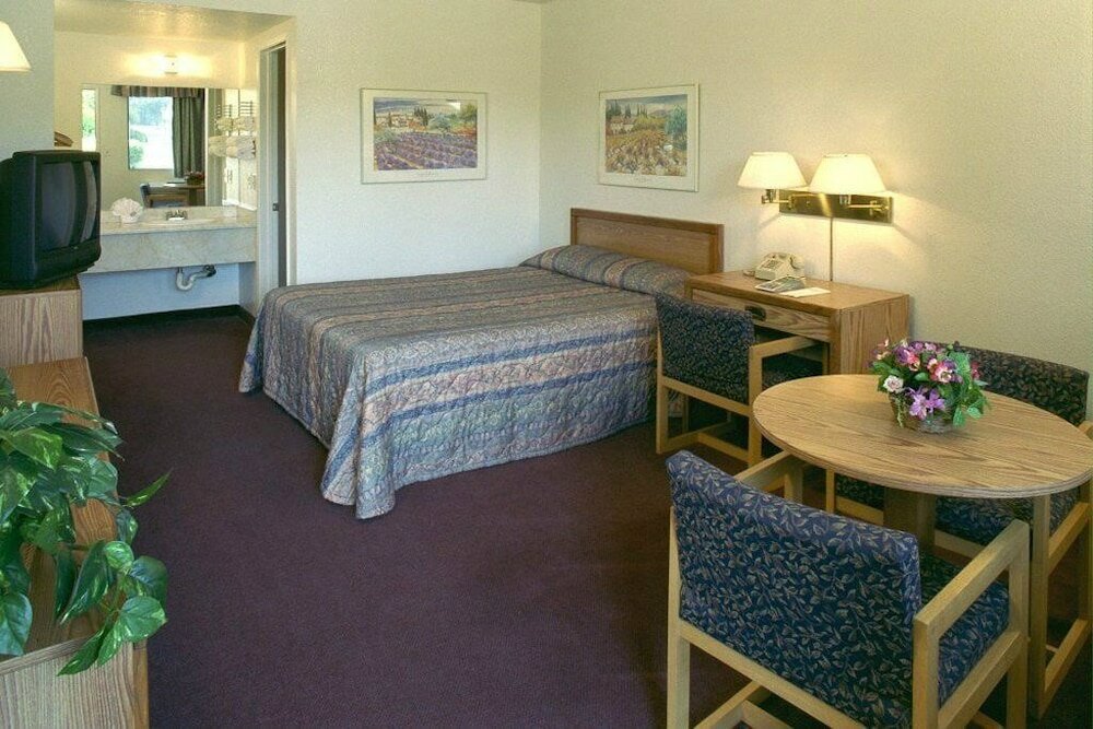 Фото Vagabond Inn Fresno