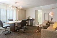 Фото Renaissance Meadowlands Hotel