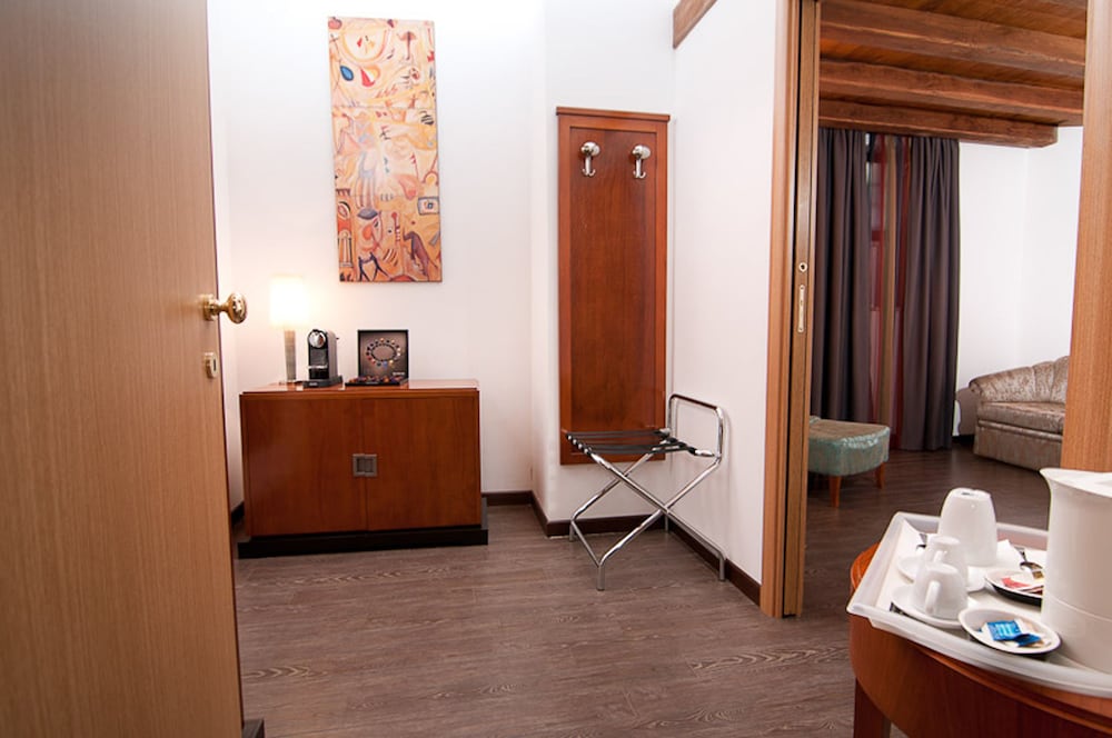 Фото St. Peter' Six Rooms & Suites