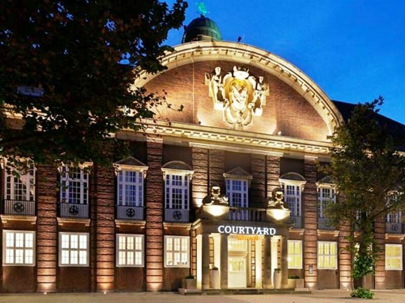 Гостиница Courtyard Bremen в Бремене