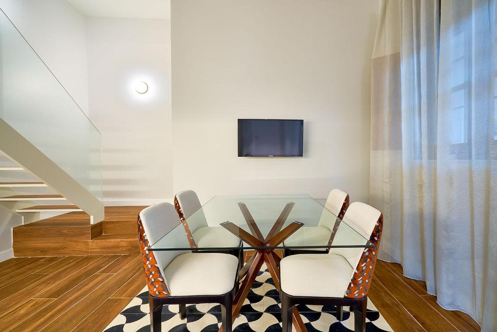 Фото Tandem Torres De Cádiz Suites