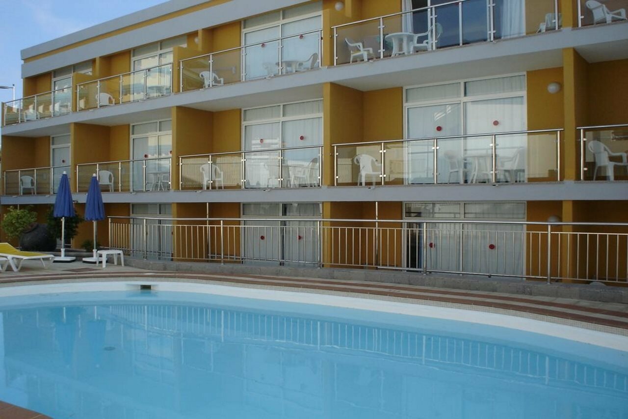 Фото Apartamentos Karina