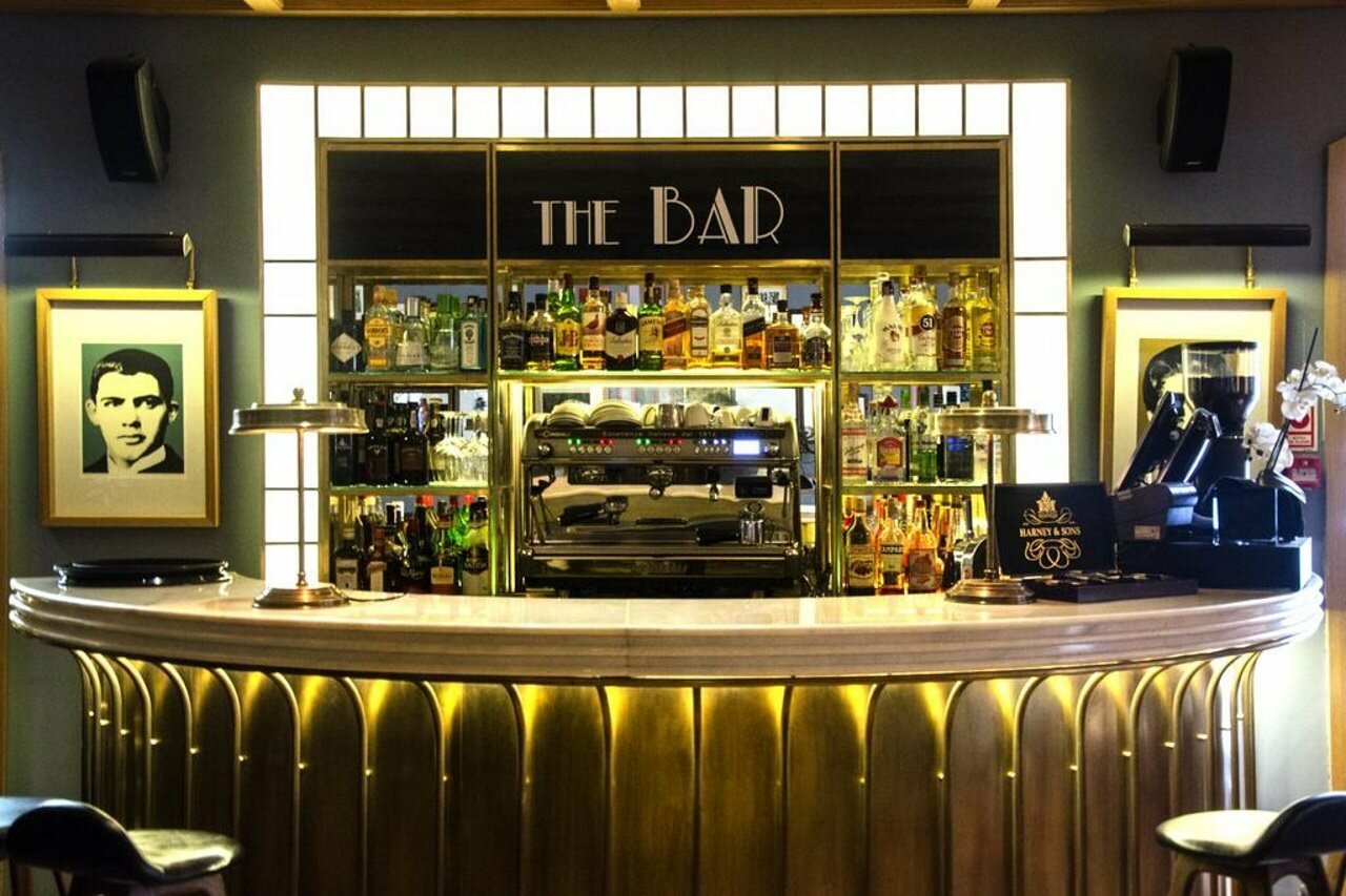 Фото Brown's Central Hotel