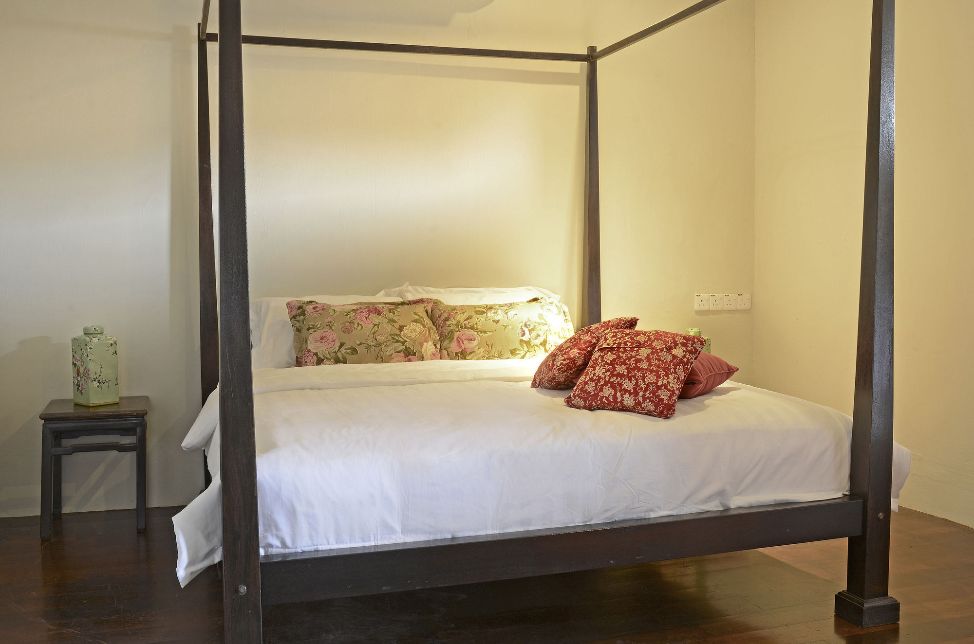 Фото Noordin Mews