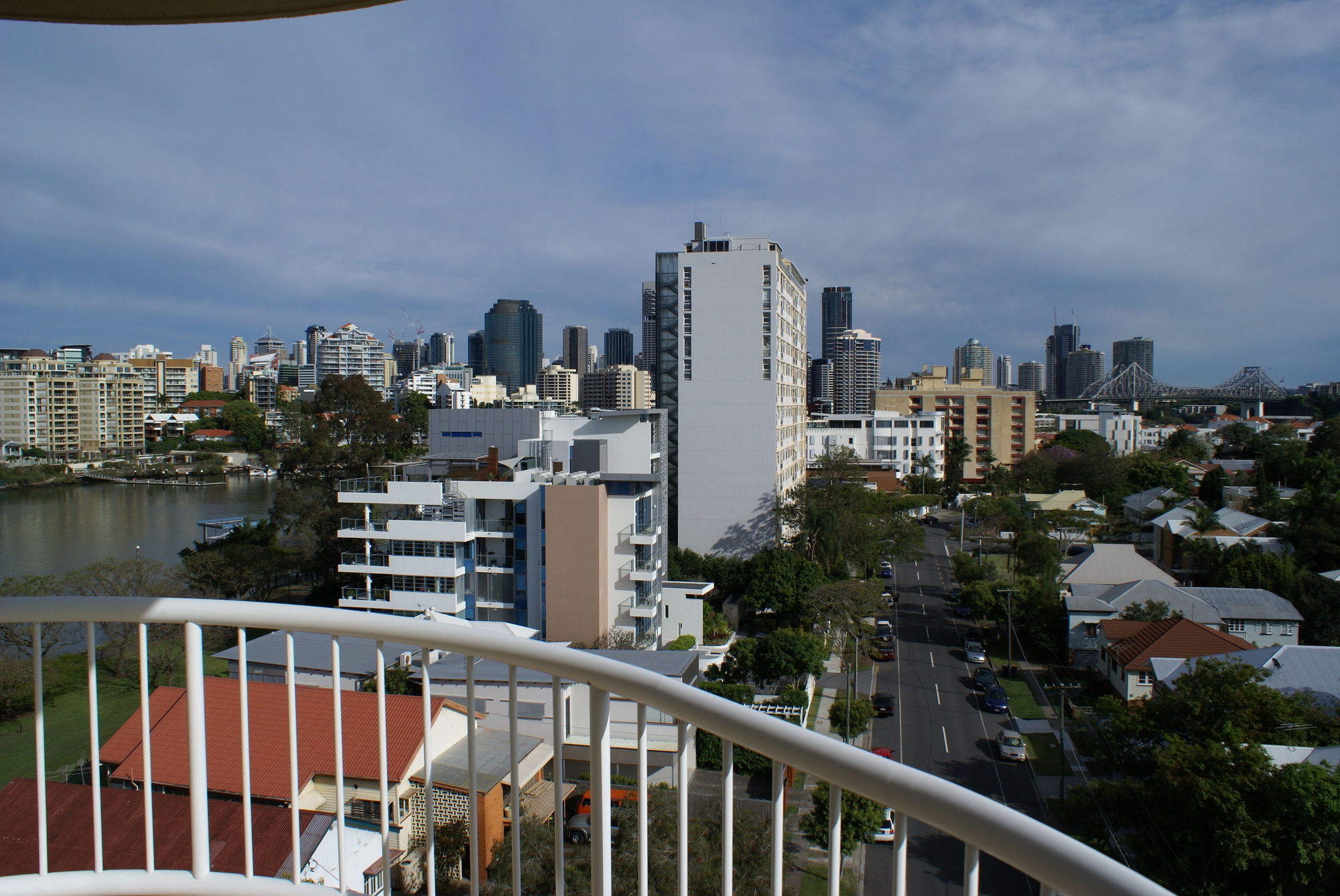 Фото Kirribilli Riverfront Apartments