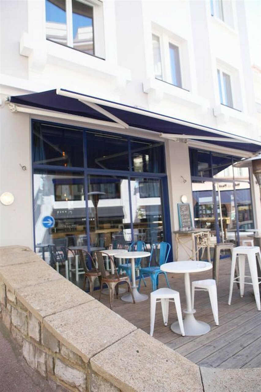 Фото Hôtel Cosmopolitain