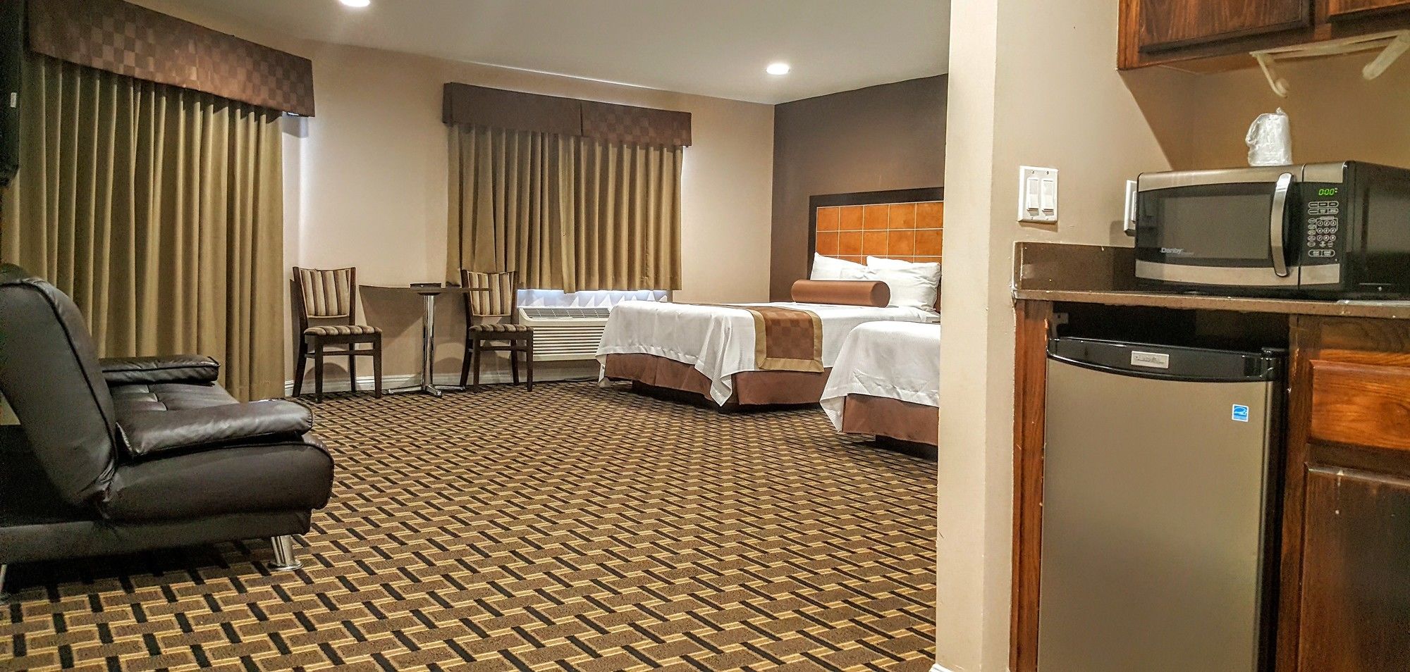 Фото Gardena Terrace Inn